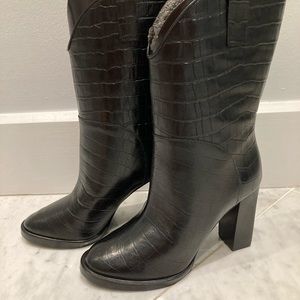 Croc stamped genuine leather boots size 61/2. Never been used